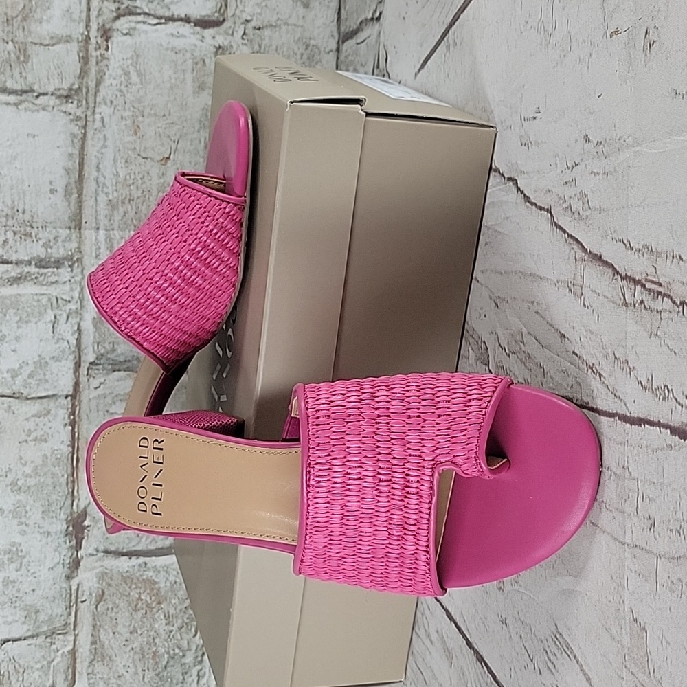Donald Pliner Magenta Raffia Sandals Size 8
